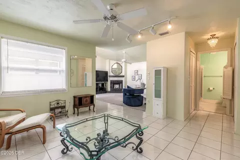 Living - 1 Alicen Ct, Ormond Beach, FL 32174 photo 2 of 3