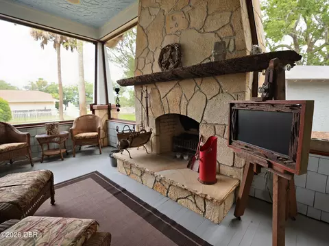 Exterior - 16 Hernandez Ave, Ormond Beach, FL 32174 photo 7 of 9