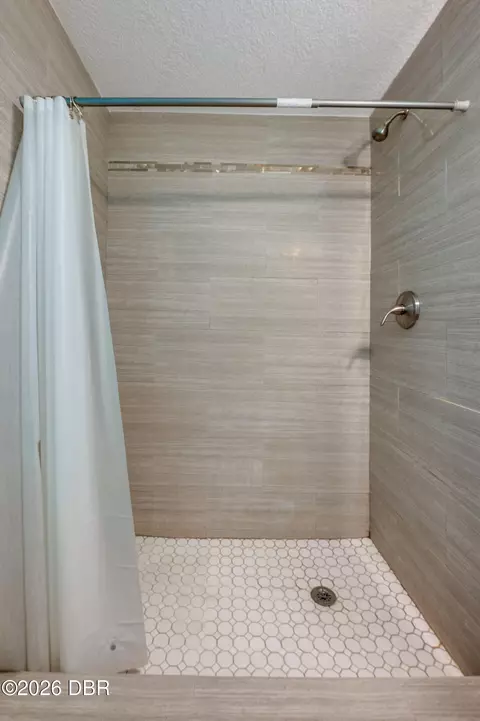 Bath - 34 River Dr, Ormond Beach, FL 32176 photo 2 of 2