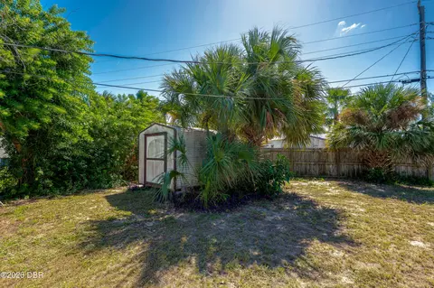 Exterior - 34 River Dr, Ormond Beach, FL 32176 photo 3 of 4