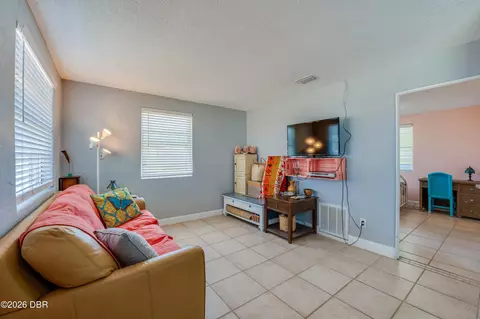 Living - 34 River Dr, Ormond Beach, FL 32176 photo 1 of 1
