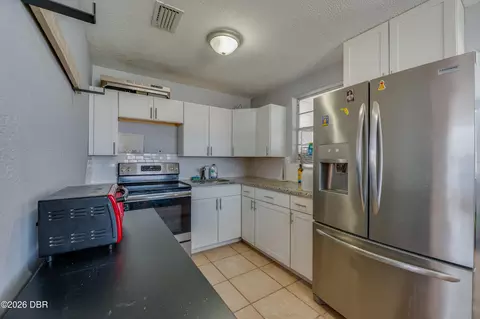 Kitchen - 34 River Dr, Ormond Beach, FL 32176 photo 1 of 2