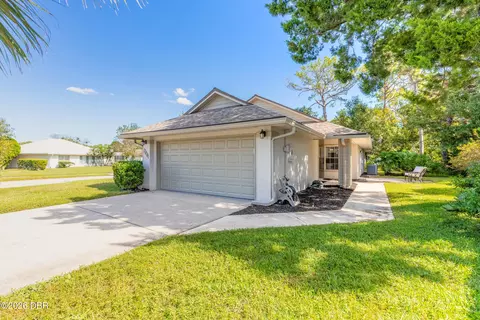 100 Fiddlesticks Cir, Daytona Beach, FL 32114