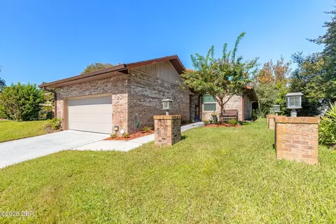 1137 Southampton Dr, Port Orange, FL 32129