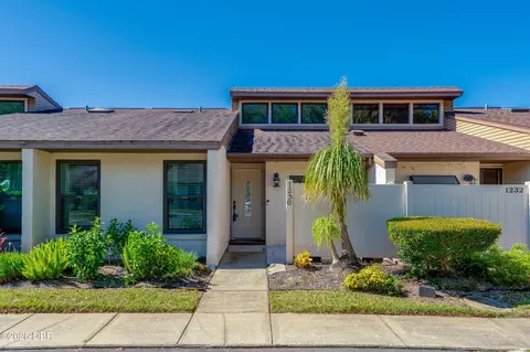 1230 Charter Oaks Cir, Holly Hill, FL 32117