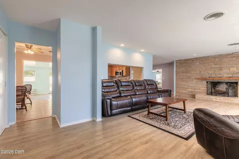 Living - 1903 John Anderson Dr, Ormond Beach, FL 32176 photo 2 of 5