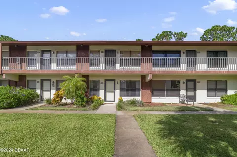 108 Lacosta Ln, Daytona Beach, FL 32114