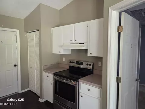 Kitchen - 340 Pine Breeze Dr, Edgewater, FL 32141 photo 3 of 4