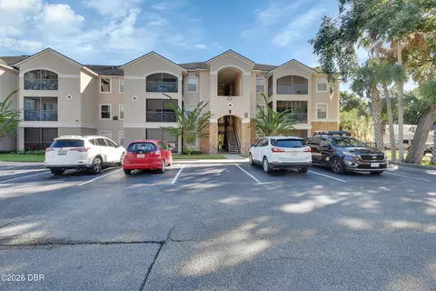 940 Village Trl, Port Orange, FL 32127