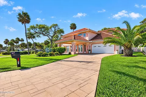912 Riverside Dr, Holly Hill, FL 32117