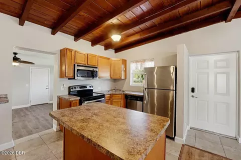 Kitchen - 114 Lynnhurst Dr, Ormond Beach, FL 32176 photo 2 of 4