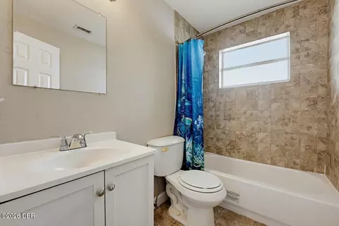 Bath - 114 Lynnhurst Dr, Ormond Beach, FL 32176 photo 2 of 2