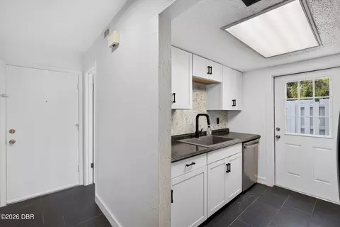 Kitchen - 208 Timberline Trl, Ormond Beach, FL 32174 photo 2 of 6