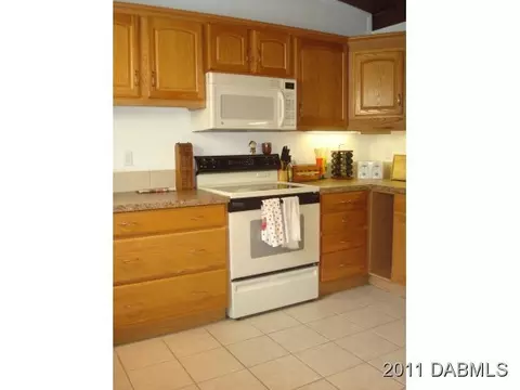 37 Standish Dr, Ormond Beach, FL 32176 photo 4