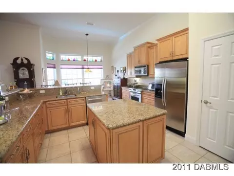 16 Oakview Cir, Palm Coast, FL 32137 photo 5