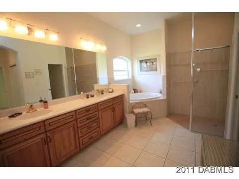 16 Oakview Cir, Palm Coast, FL 32137 photo 8