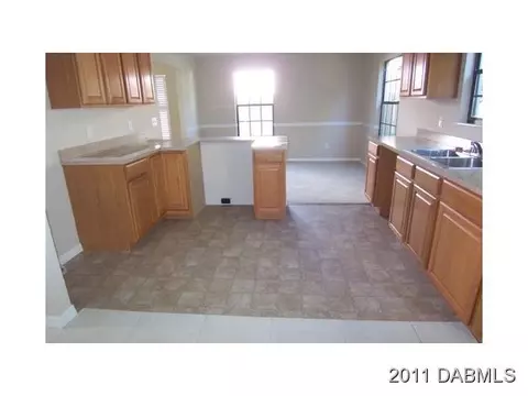 111 Mariners Dr, Ormond Beach, FL 32176 photo 3