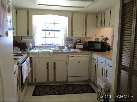 2004 Orange Tree Dr, Edgewater, FL 32141 photo 6