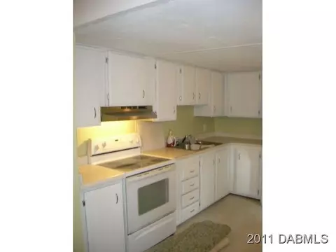 565 Cameo Dr, Ormond Beach, FL 32174 photo 5