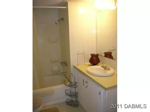 565 Cameo Dr, Ormond Beach, FL 32174 photo 9
