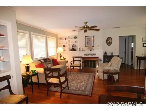 322 N Beach St, Ormond Beach, FL 32174 photo 2