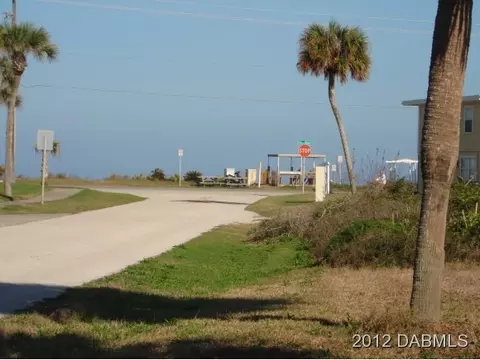 8 Briggs Dr, Ormond Beach, FL 32176 photo 3