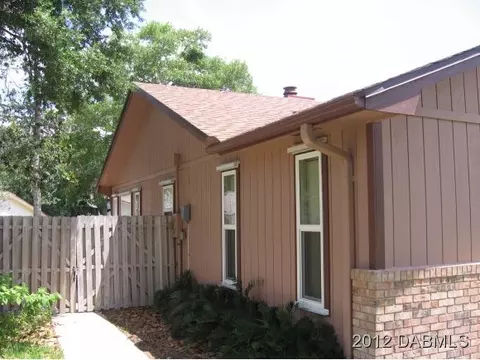 8 Sycamore Cir, Ormond Beach, FL 32174 photo 2