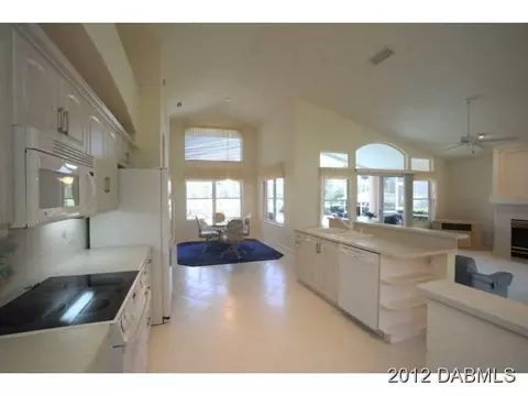 52 Bay Pointe Dr, Ormond Beach, FL 32174 photo 4