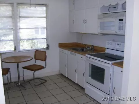 81 Live Oak Ave, Ormond Beach, FL 32174 photo 2