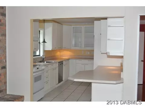 30 Colonial Cir, Ormond Beach, FL 32176 photo 3