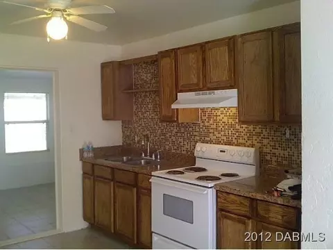 27 Azalea Dr, Ormond Beach, FL 32176 photo 2