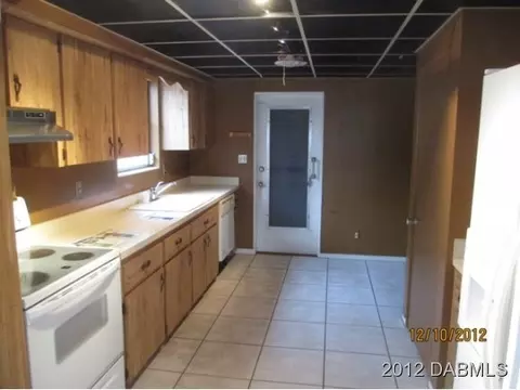 462 Magnolia St, Ormond Beach, FL 32176 photo 2