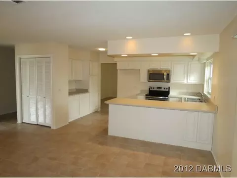 14 Juniper Dr, Ormond Beach, FL 32176 photo 2