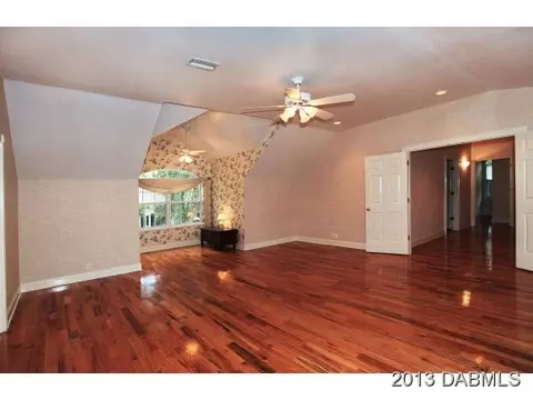 135 Riverside Dr, Ormond Beach, FL 32176 photo 9