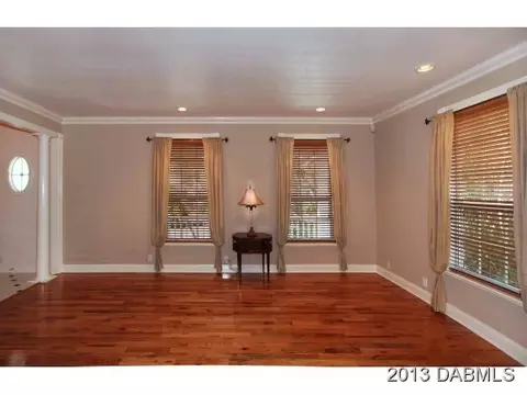 135 Riverside Dr, Ormond Beach, FL 32176 photo 4