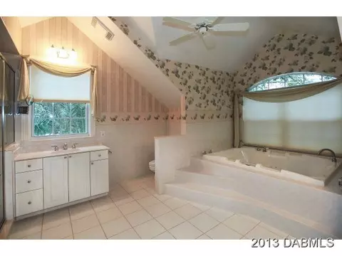 135 Riverside Dr, Ormond Beach, FL 32176 photo 10