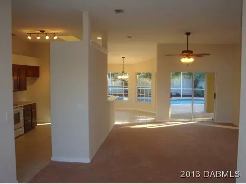 8 Seabridge Dr, Ormond Beach, FL 32176 photo 2