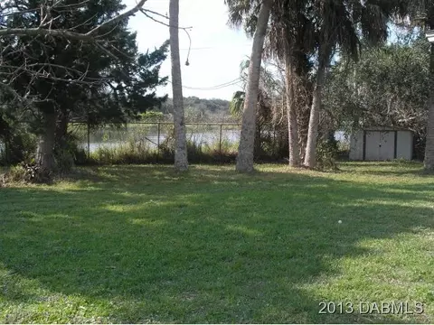 1032 Lake Ave, Edgewater, FL 32132 photo 3