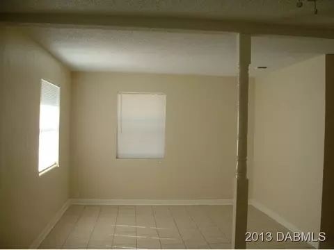 17 Rockefeller Dr, Ormond Beach, FL 32176 photo 2