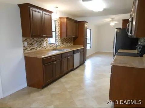 3227 Pine Tree Dr, Edgewater, FL 32141 photo 3
