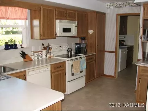 410 Riverside Dr, Ormond Beach, FL 32176 photo 8