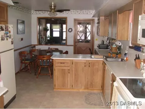 410 Riverside Dr, Ormond Beach, FL 32176 photo 9