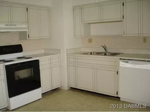 180 Standish Dr, Ormond Beach, FL 32176 photo 5