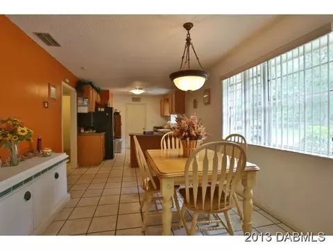 320 Lowndes Ave, Ormond Beach, FL 32174 photo 2