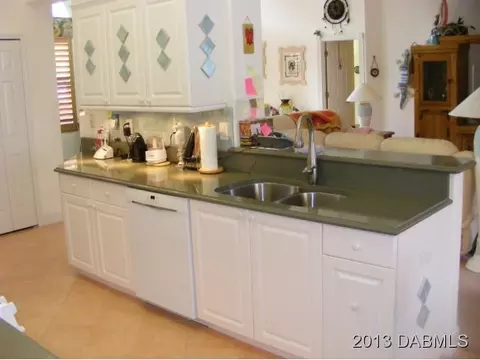 2 Carrington Ln, Ormond Beach, FL 32174 photo 4