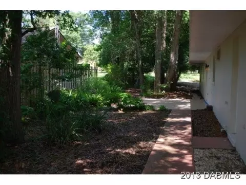 125 Putnam Ave, Ormond Beach, FL 32174 photo 2