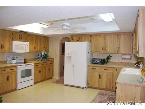 5 Nottingham Dr, Ormond Beach, FL 32174 photo 4