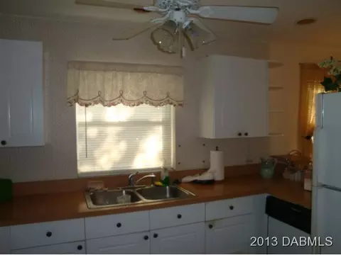157 Avalon Dr, Ormond Beach, FL 32176 photo 5