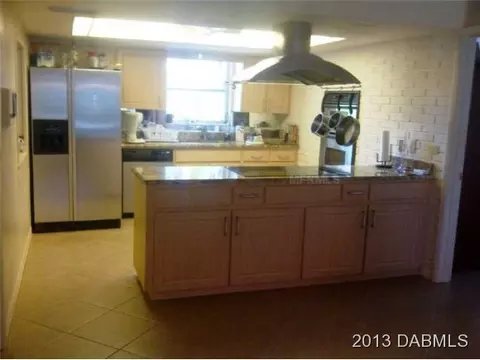 541 John Anderson Dr, Ormond Beach, FL 32176 photo 2