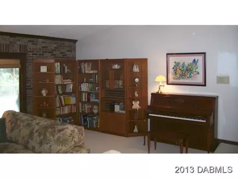 8 Windsor Dr, Ormond Beach, FL 32174 photo 3